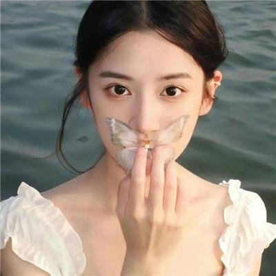 海边的白房子